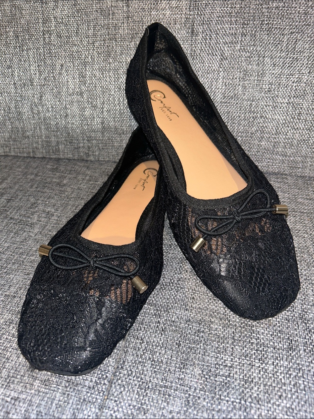 NEW - C est 1946 -Women's Black Lace Ballet Flats with Bow and Metallic Tips - Picture 8 of 8